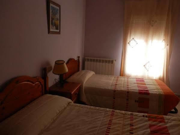 Hostal El Portalico Linares de Mora Bagian luar foto